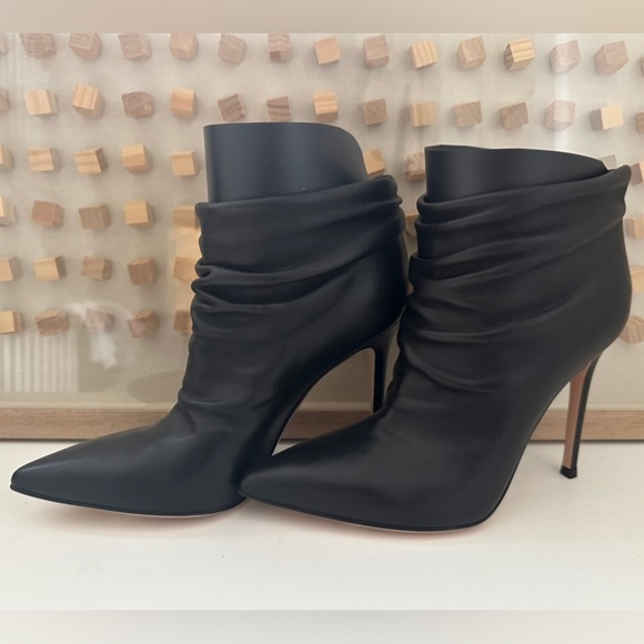 Gianvitto Rossi low booties/heels - Picture 1 of 3